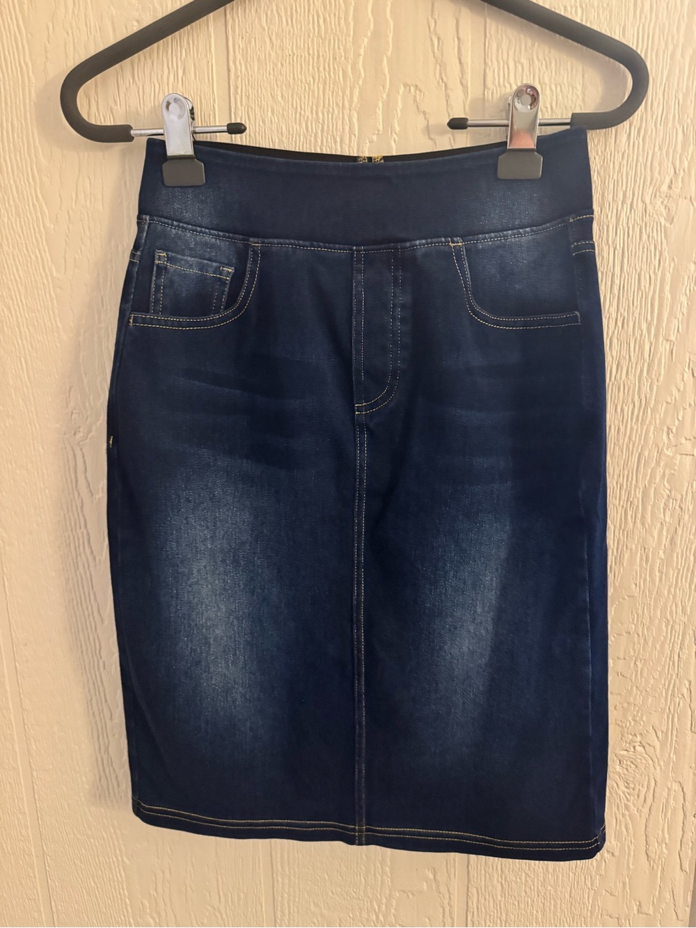 NWOT HALARA Dark Blue Denim Pencil Skirt